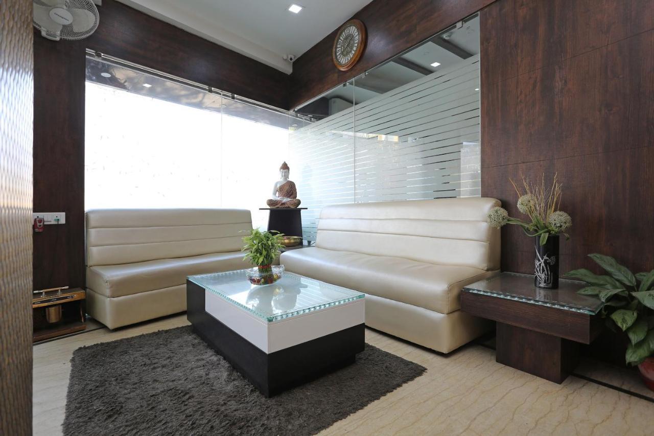 Oyo 7790 Hotel Royal Height Calcutta Exteriör bild